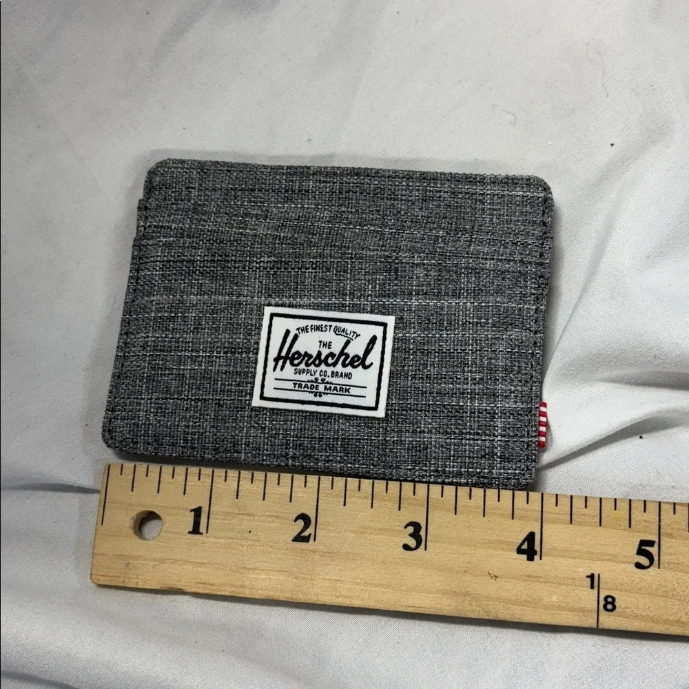 The Herschel Supply Gray white blk Card Holder and coins wallet
